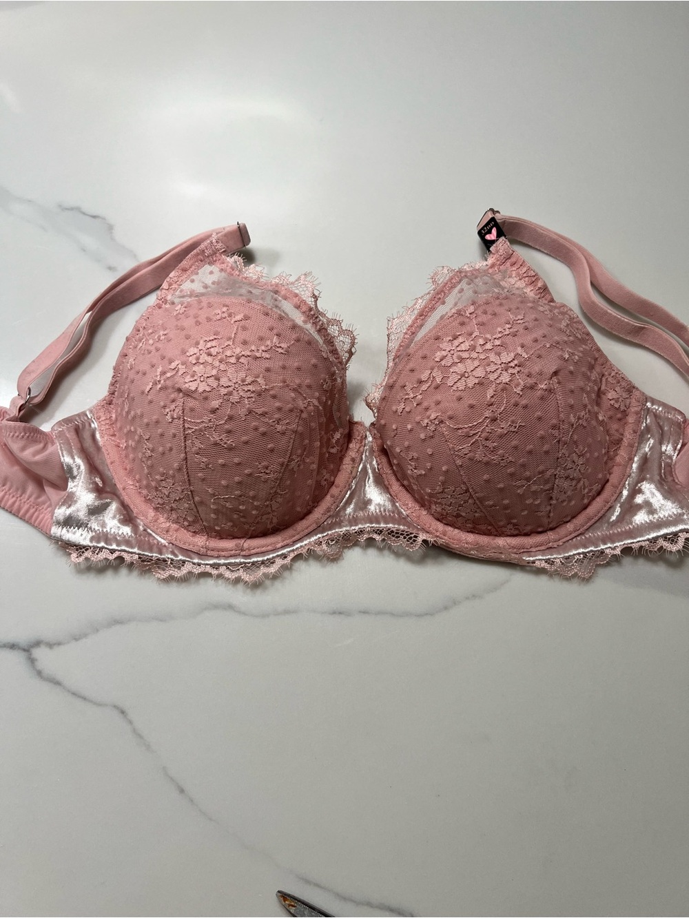 New Victoria's Secret Velvet and Lace Push-Up Bra in Dusty Pink. Size 32DD